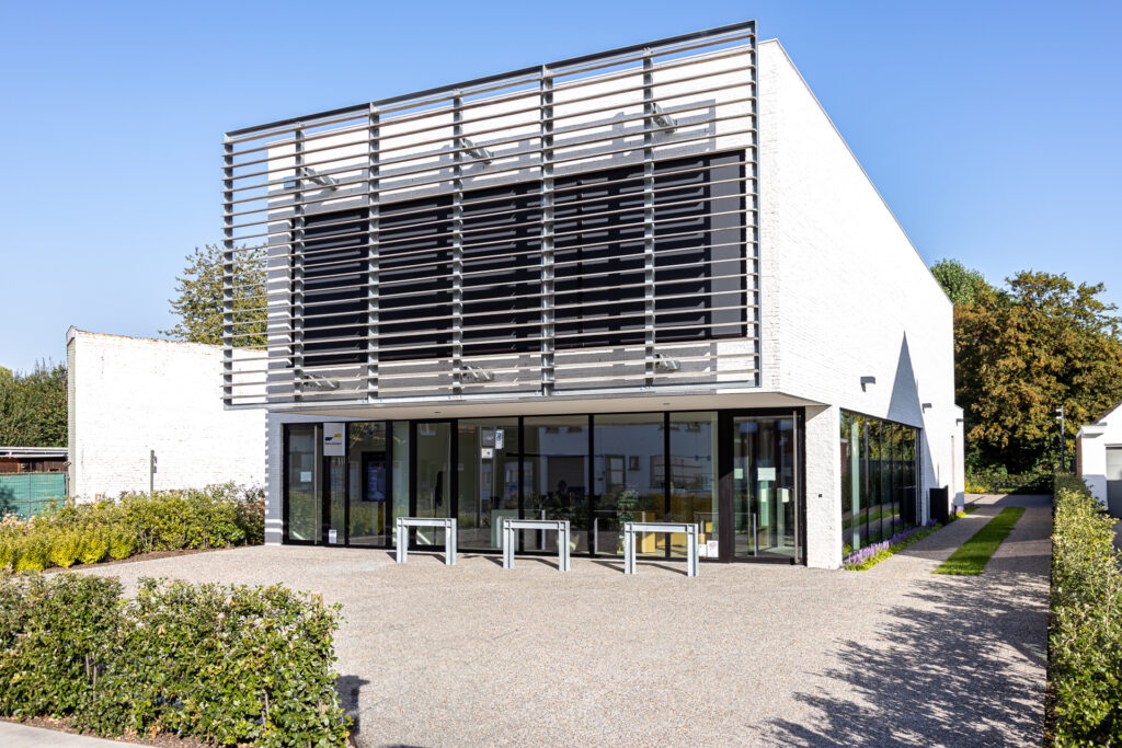 Moderne nieuwbouw bankkantoor Wevelgem